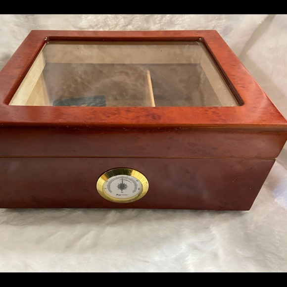 Humidor - Picture 10 of 13